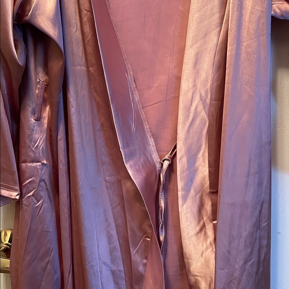 Allegrace Robe - Picture 3 of 3